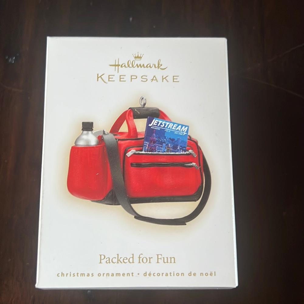 NIB 2009 Hallmark Keepsake “Packed for Fun” handcrafted Christmas ornament